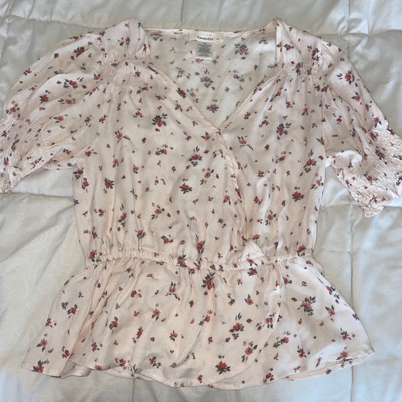 Urban Romantics size xs pink blouse with flowers - Picture 1 of 3